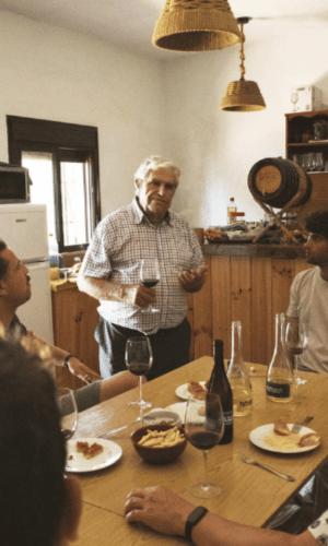 Local winemaker leading a natural wine tasting in Málaga